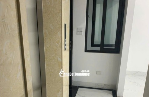 Nhà tôi cho thuê nhà hai cửa đi, mới, 96m2_ 4T; vỉa hè, Lò Đúc-31 Tr